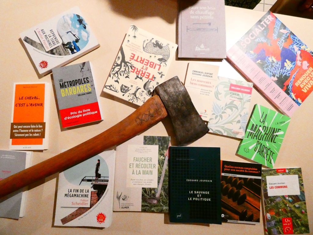 Quelques ouvrages de la bibliothèque commune en rapport avec la Low Tech